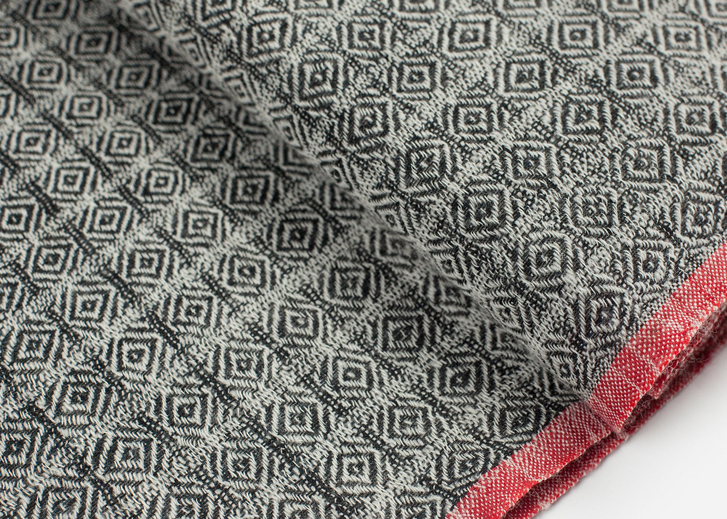 Diamond Scarf in Black/Natural Khadi & Co.