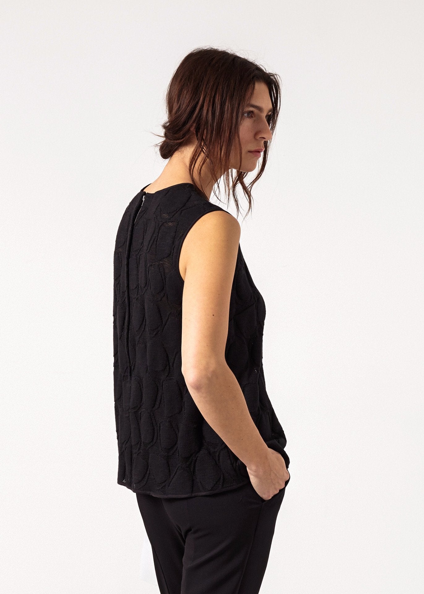 Zip Back Circle Blouse in Black Ter et Bantine