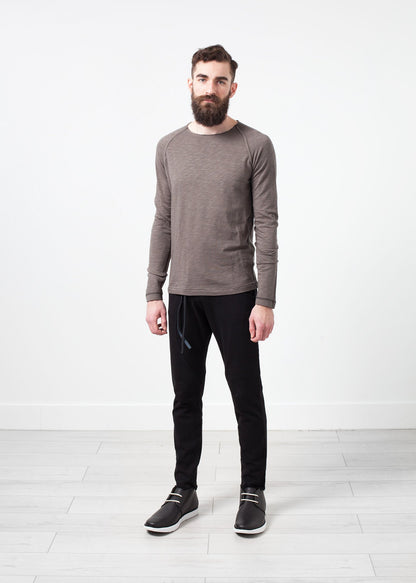 Daris Tee in Olive Hannes Roether