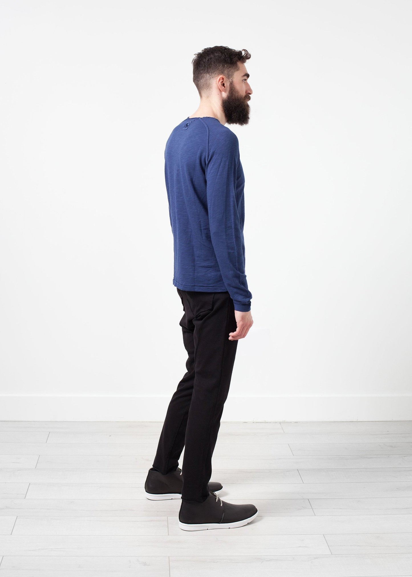 Daris Tee in Blue Hannes Roether