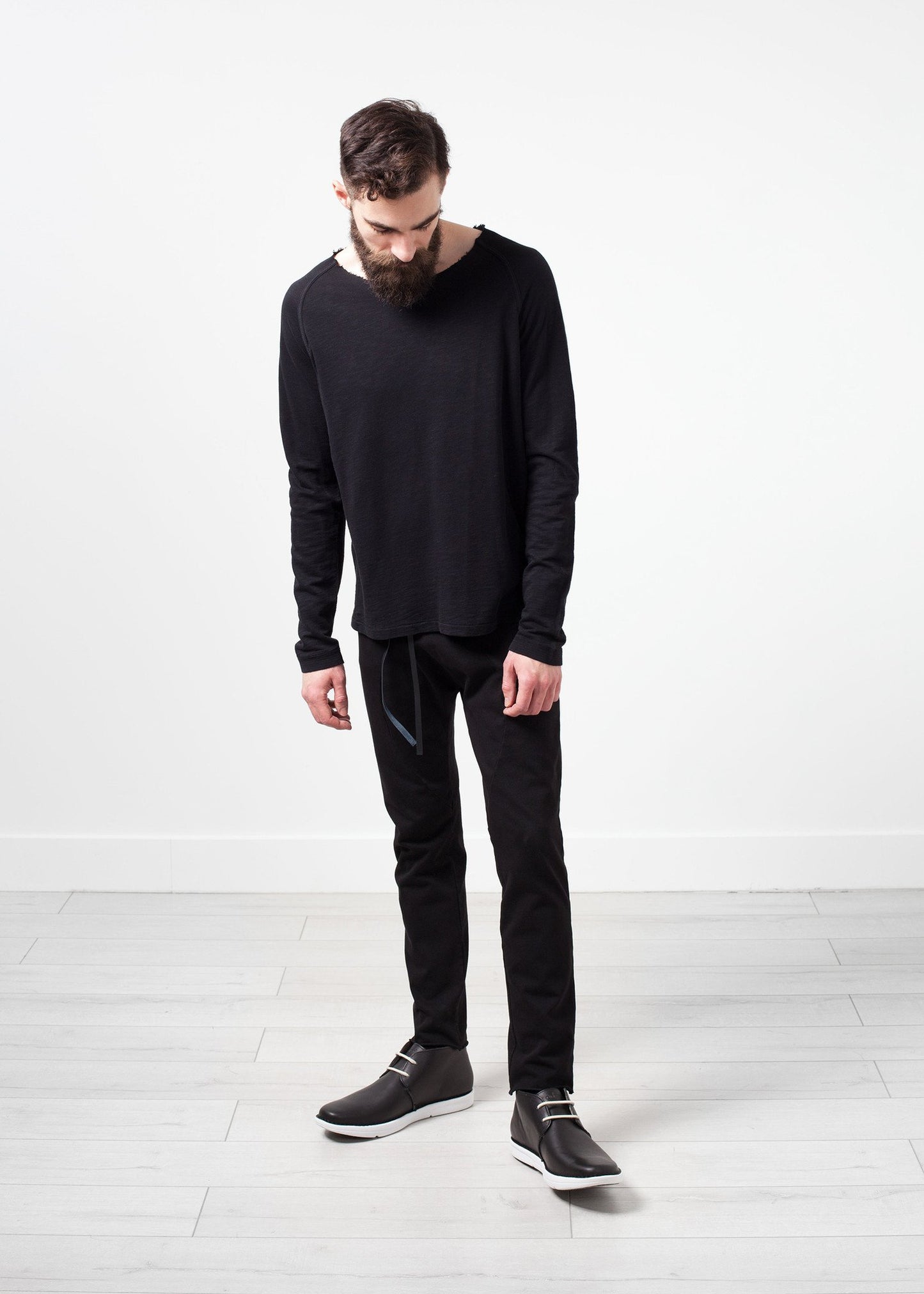 Daris Tee in Black Hannes Roether