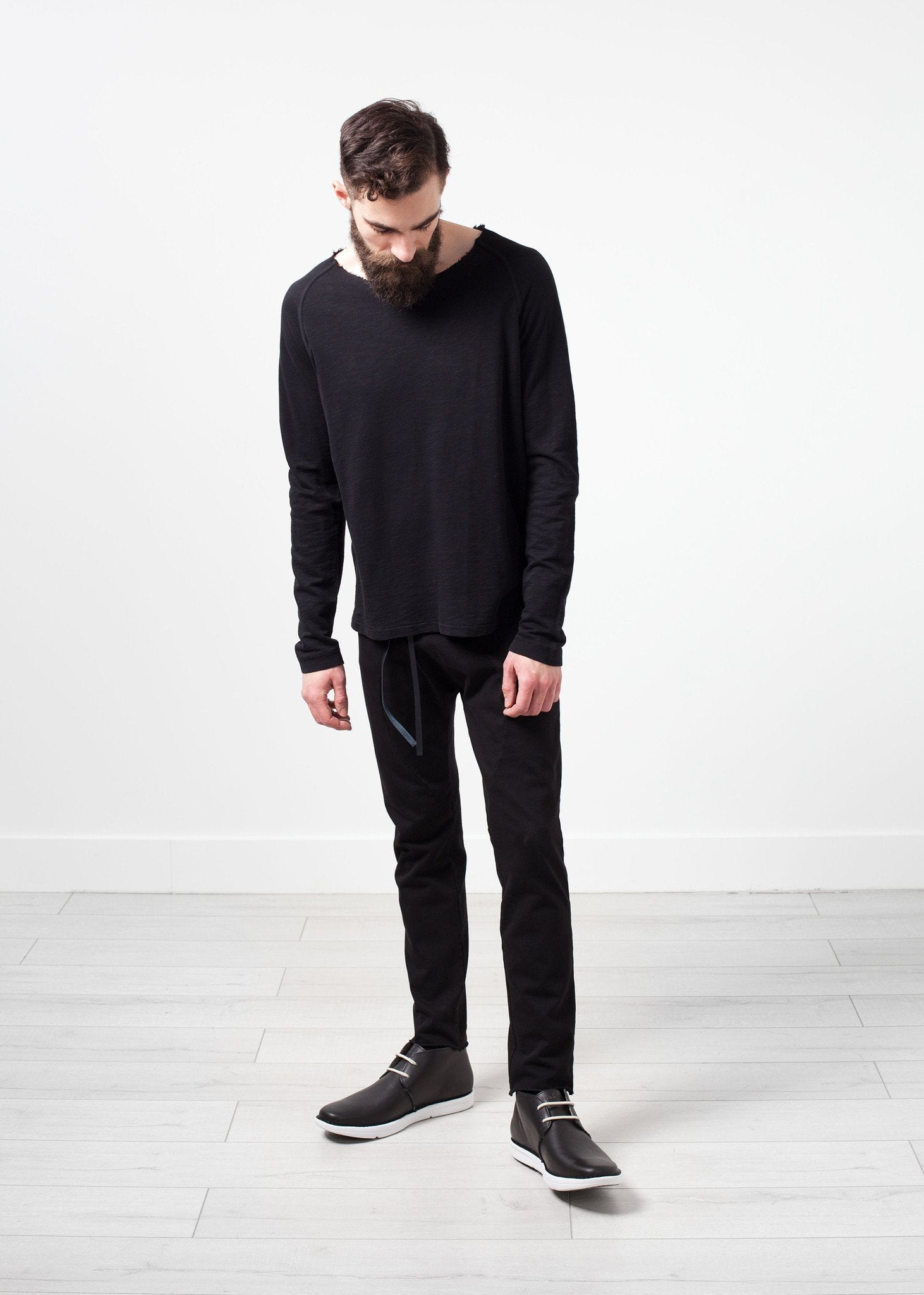 Daris Tee in Black Hannes Roether