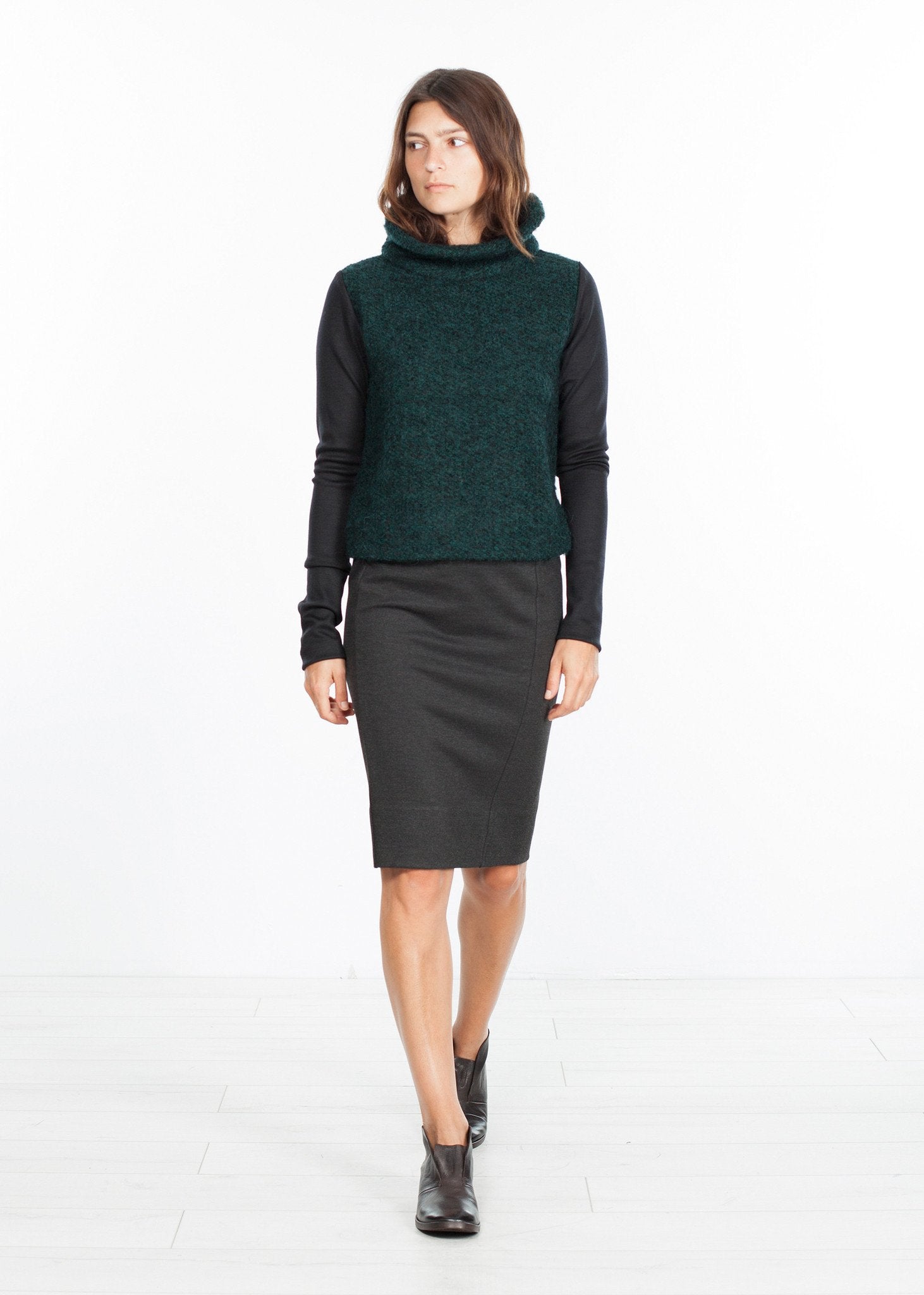 Boucle Turtle Neck in Green/Black Amelia Toro