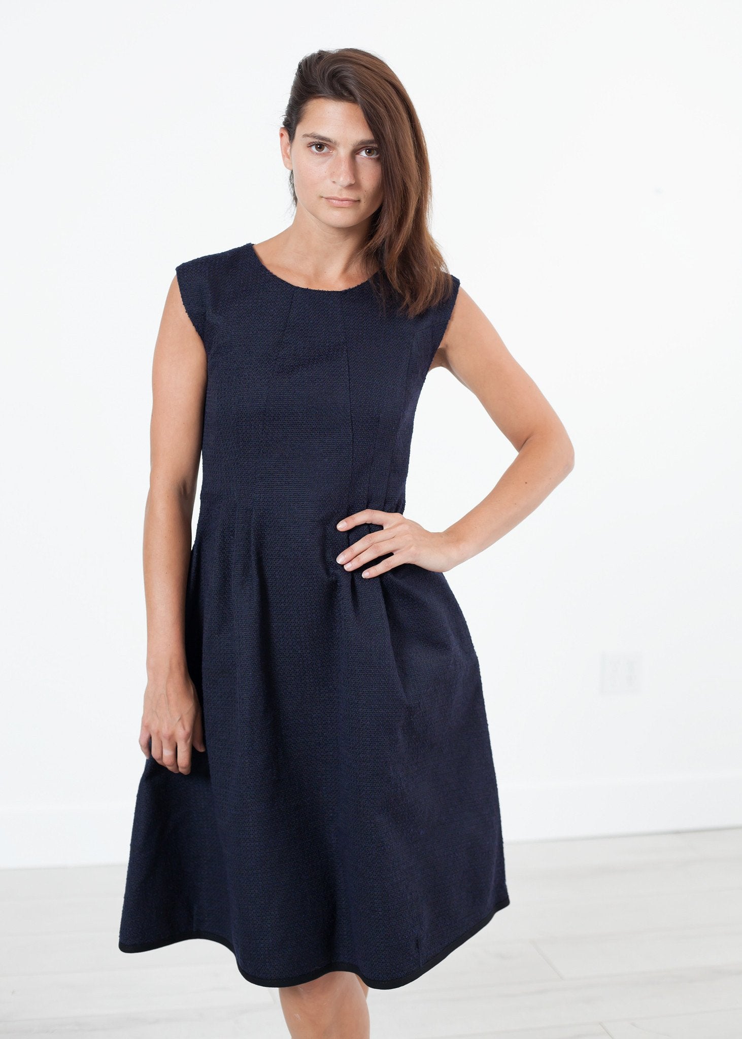 Pleated Rita Dress in Dark Navy Ter et Bantine
