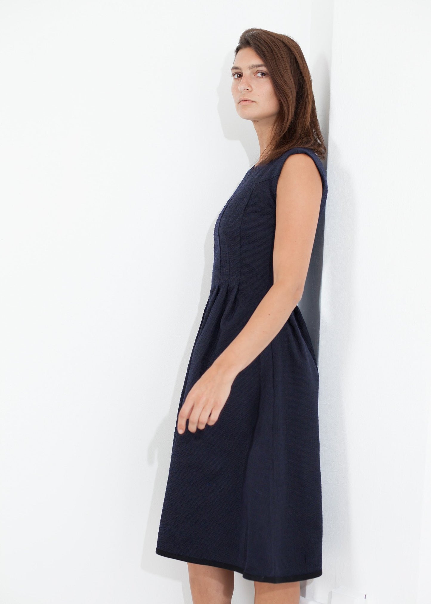 Pleated Rita Dress in Dark Navy Ter et Bantine