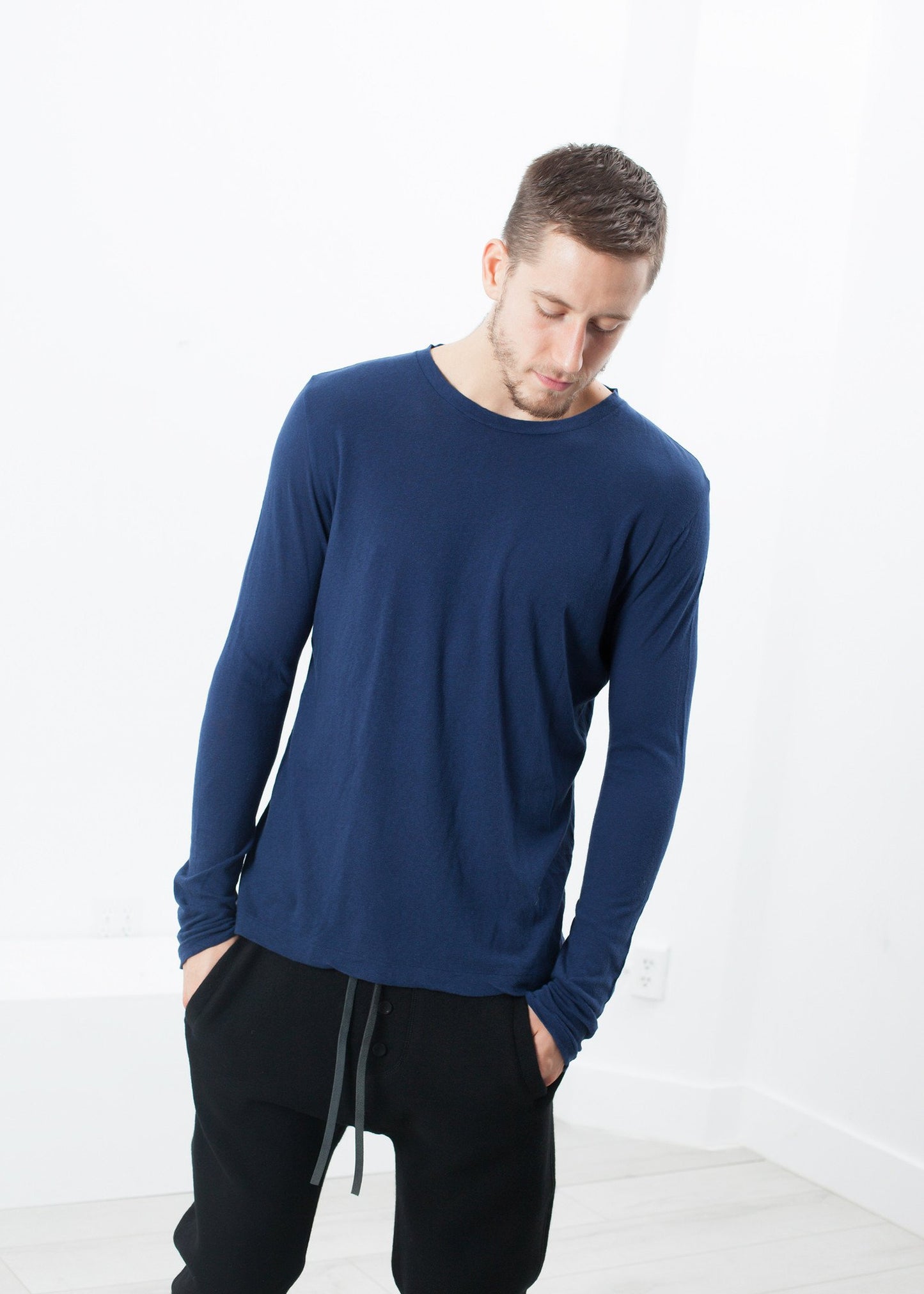 Cashmere Jersey Long Sleeve Tee in Navy V:Room