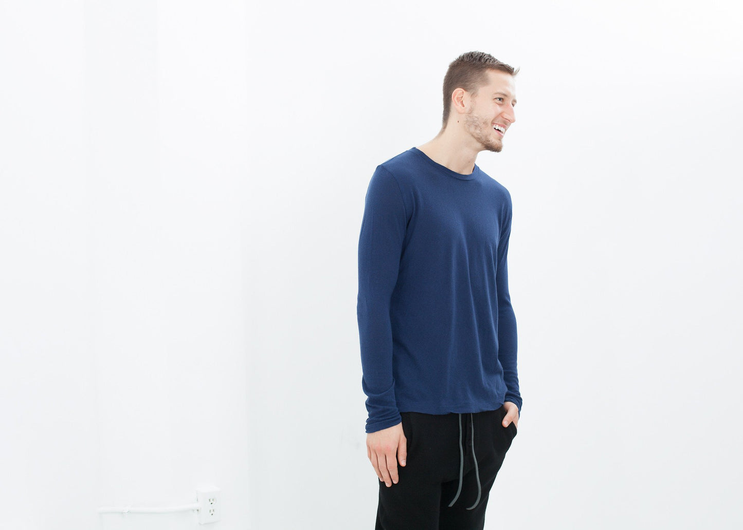 Cashmere Jersey Long Sleeve Tee in Navy V:Room