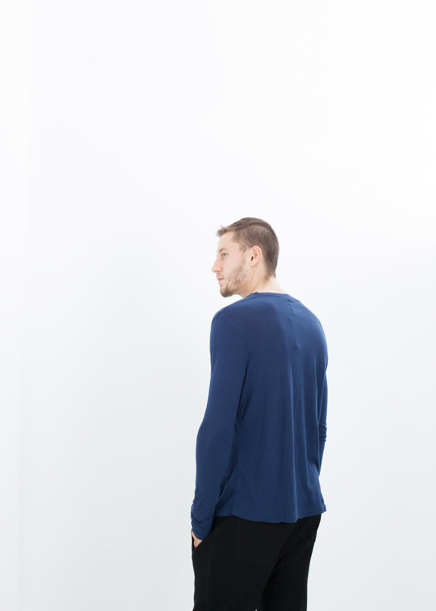 Cashmere Jersey Long Sleeve Tee in Navy V:Room
