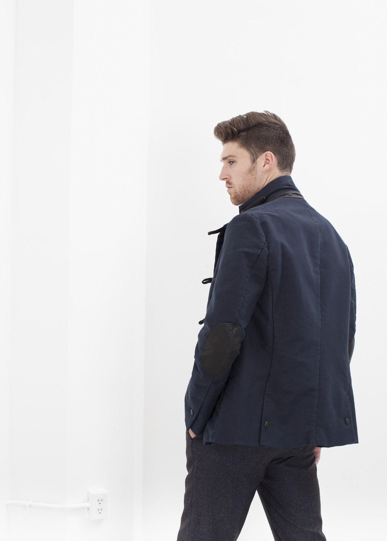 Taurin Jacket in Navy Hannes Roether