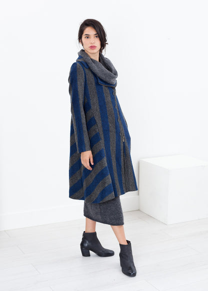 Petale Coat in Silver/Blue Lilith