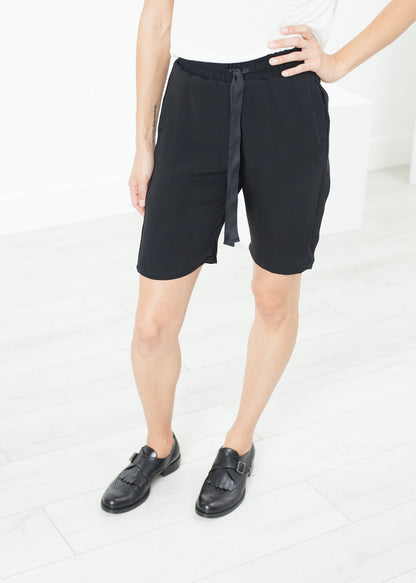 Nuit Shorts in Black Drifter