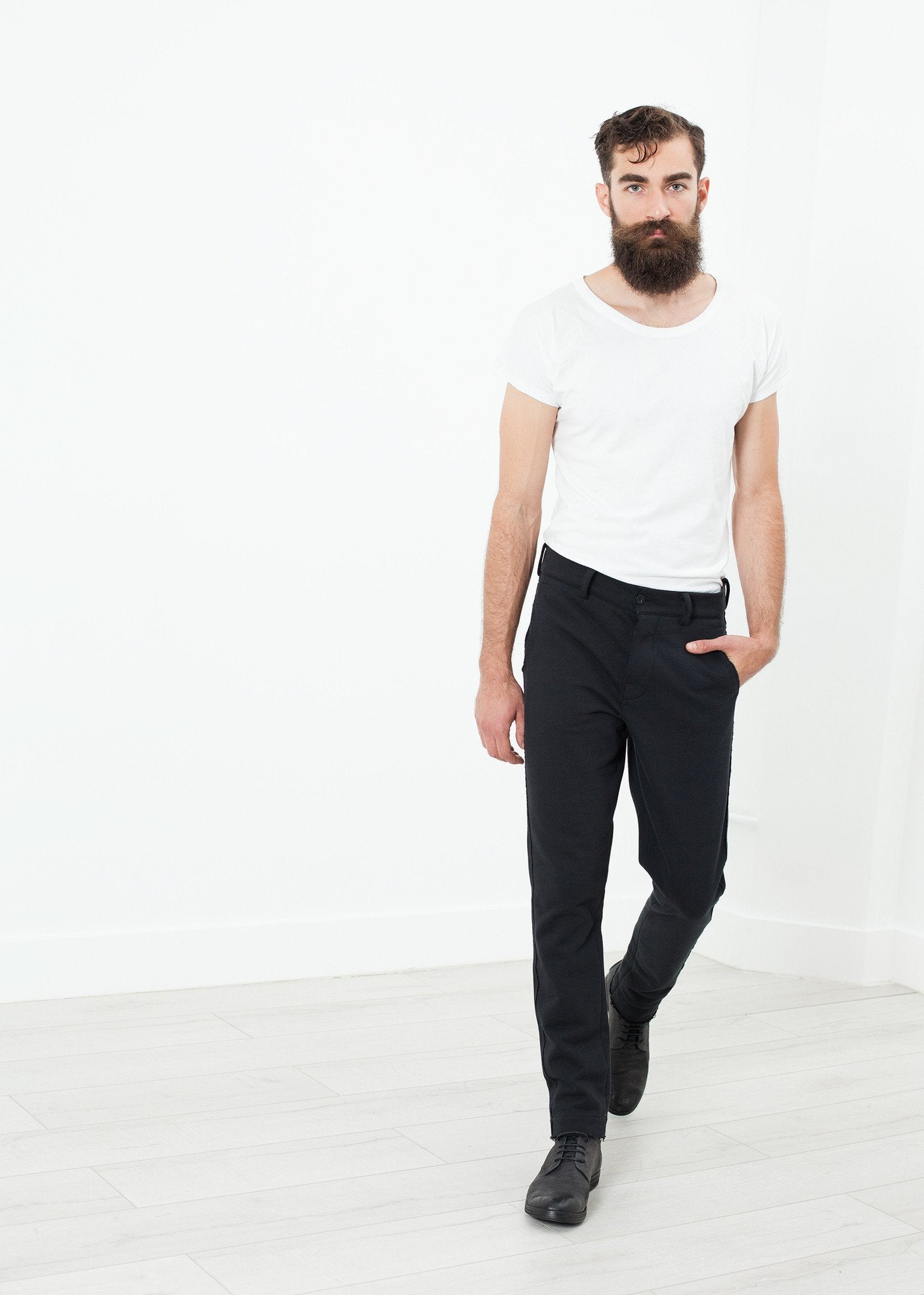 Raps Pant in Black Hannes Roether