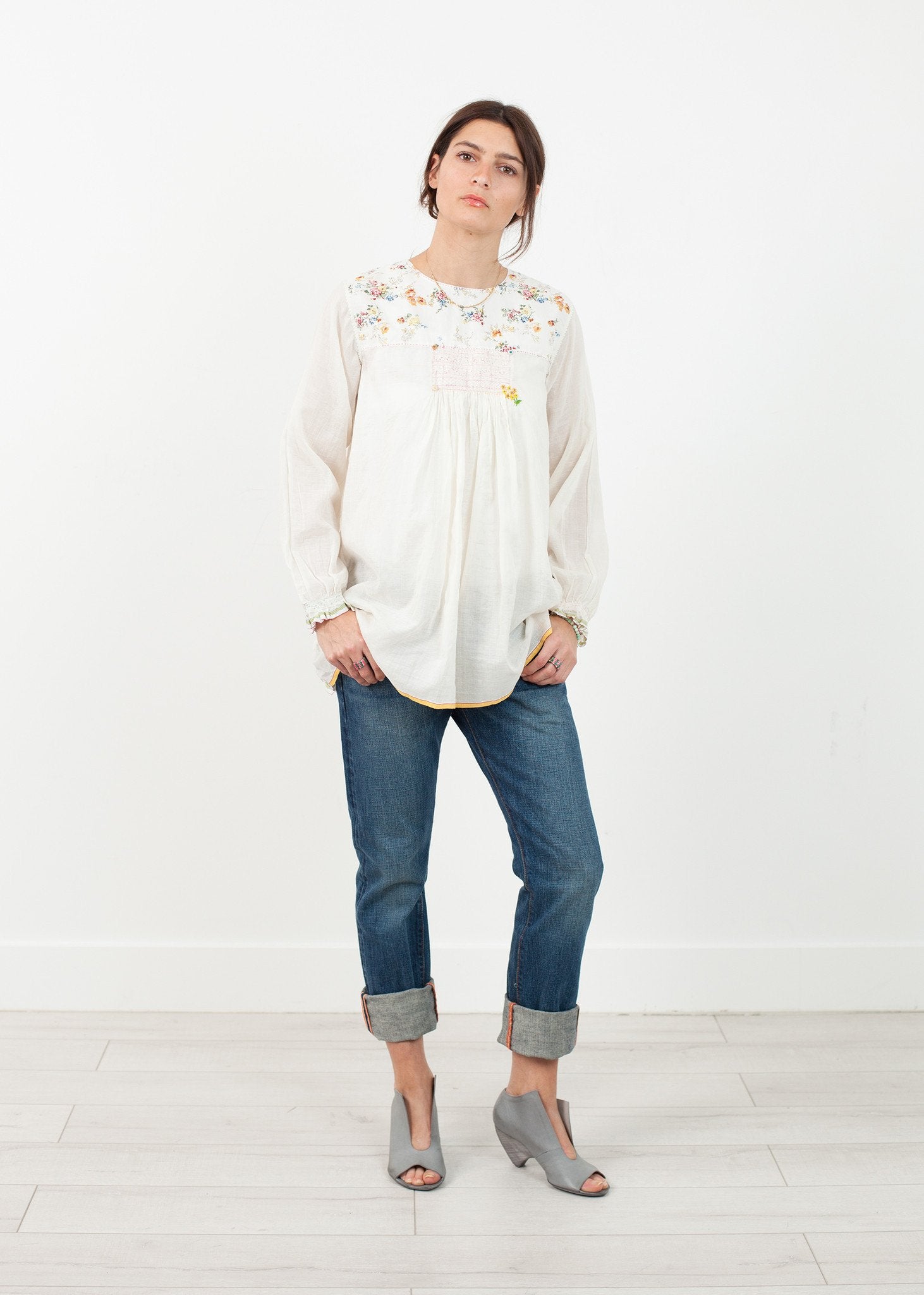 Floral Front Peasant Blouse in White Pero