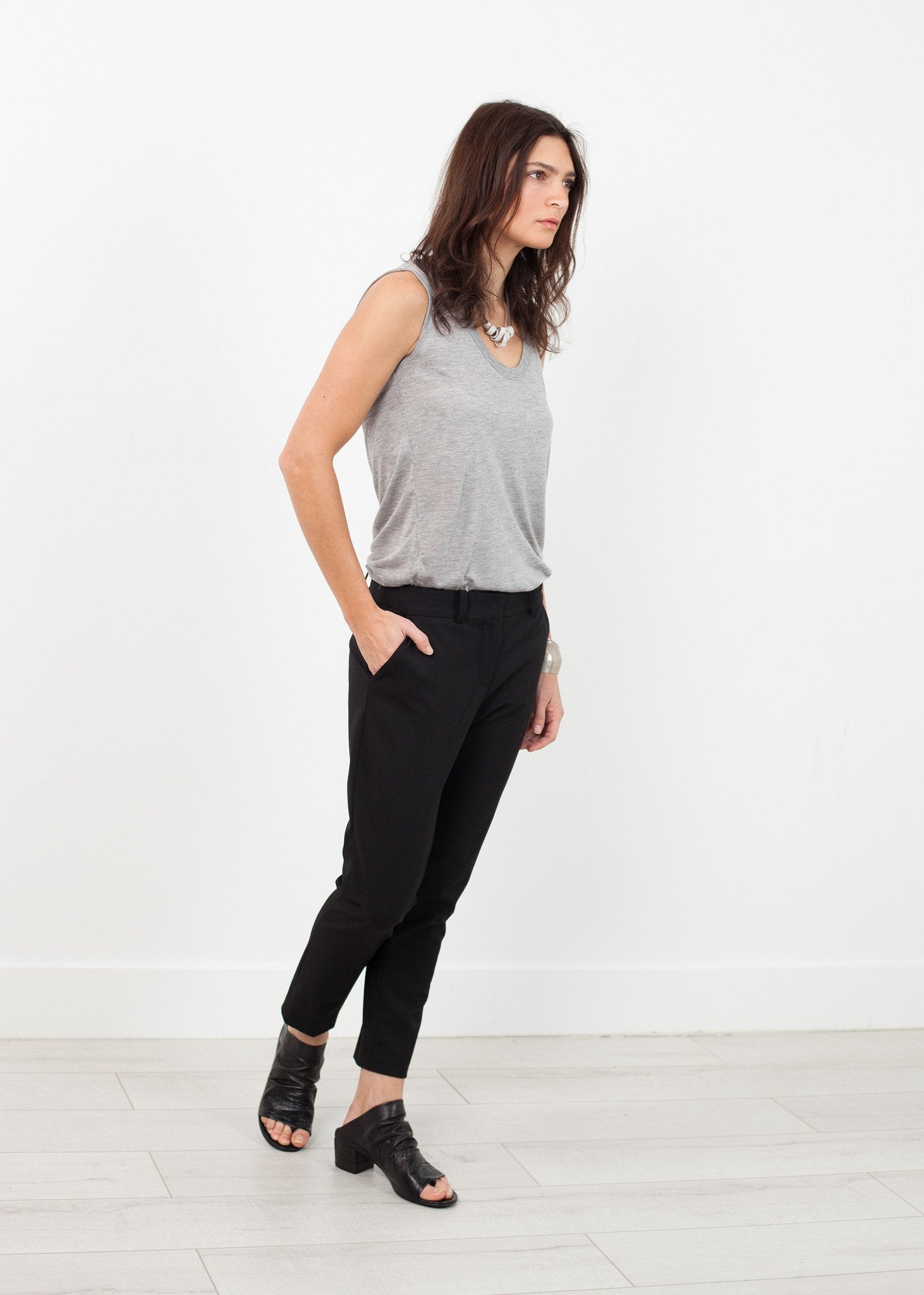 Stretch Fitted Pant in Black Amelia Toro