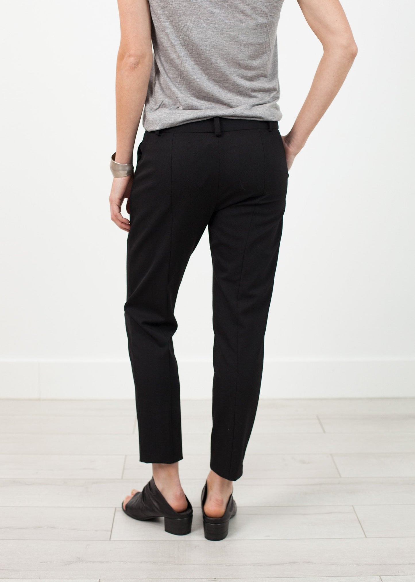 Stretch Fitted Pant in Black Amelia Toro