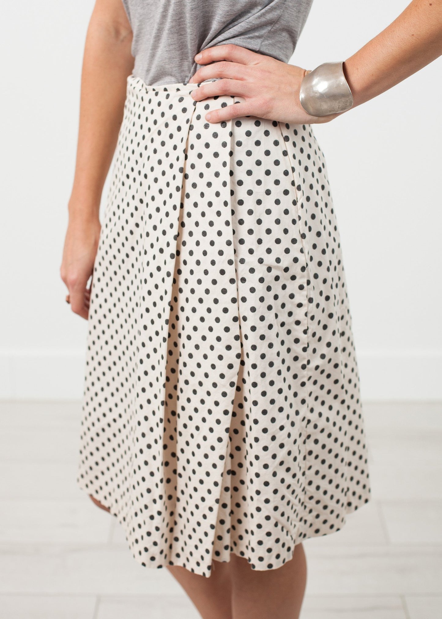 Pleated Skirt in Glitter Dots Pip-Squeak Chapeau