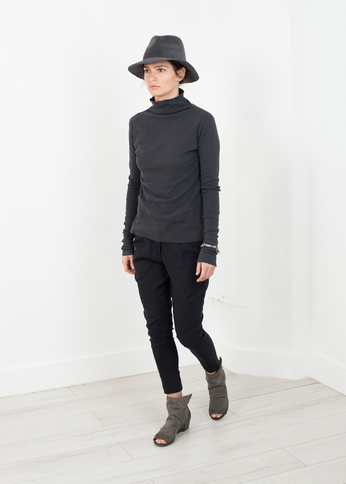 Cotton Long Tee in Ink Pip-Squeak Chapeau