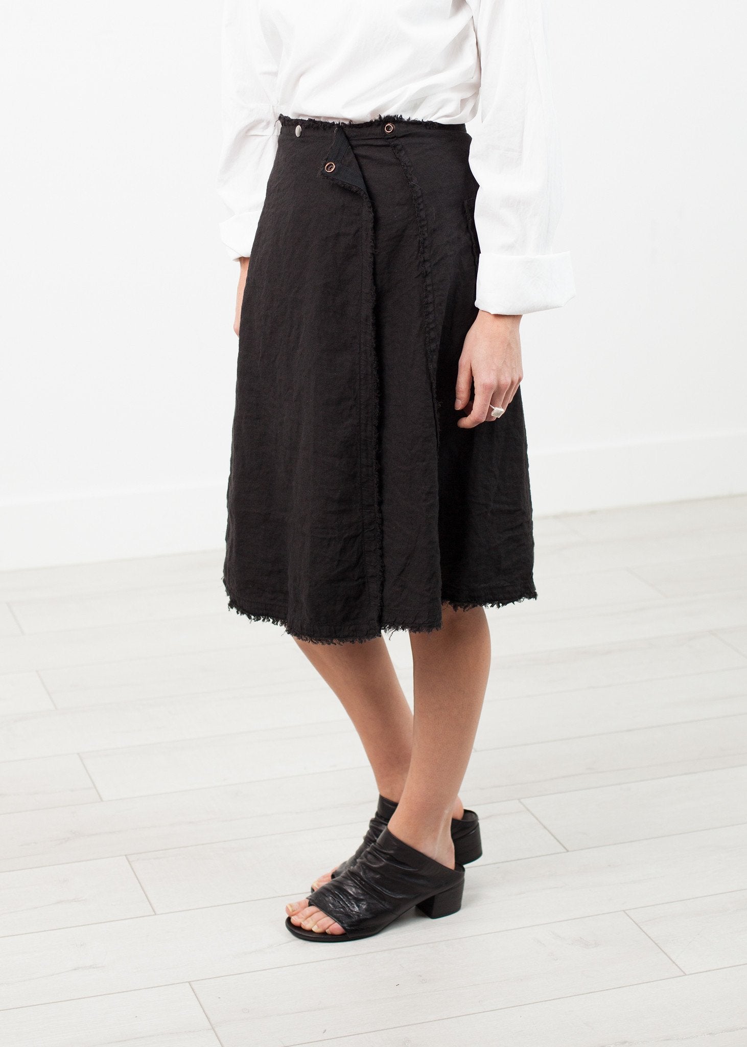 Wrap Snap Skirt in Black Pip-Squeak Chapeau