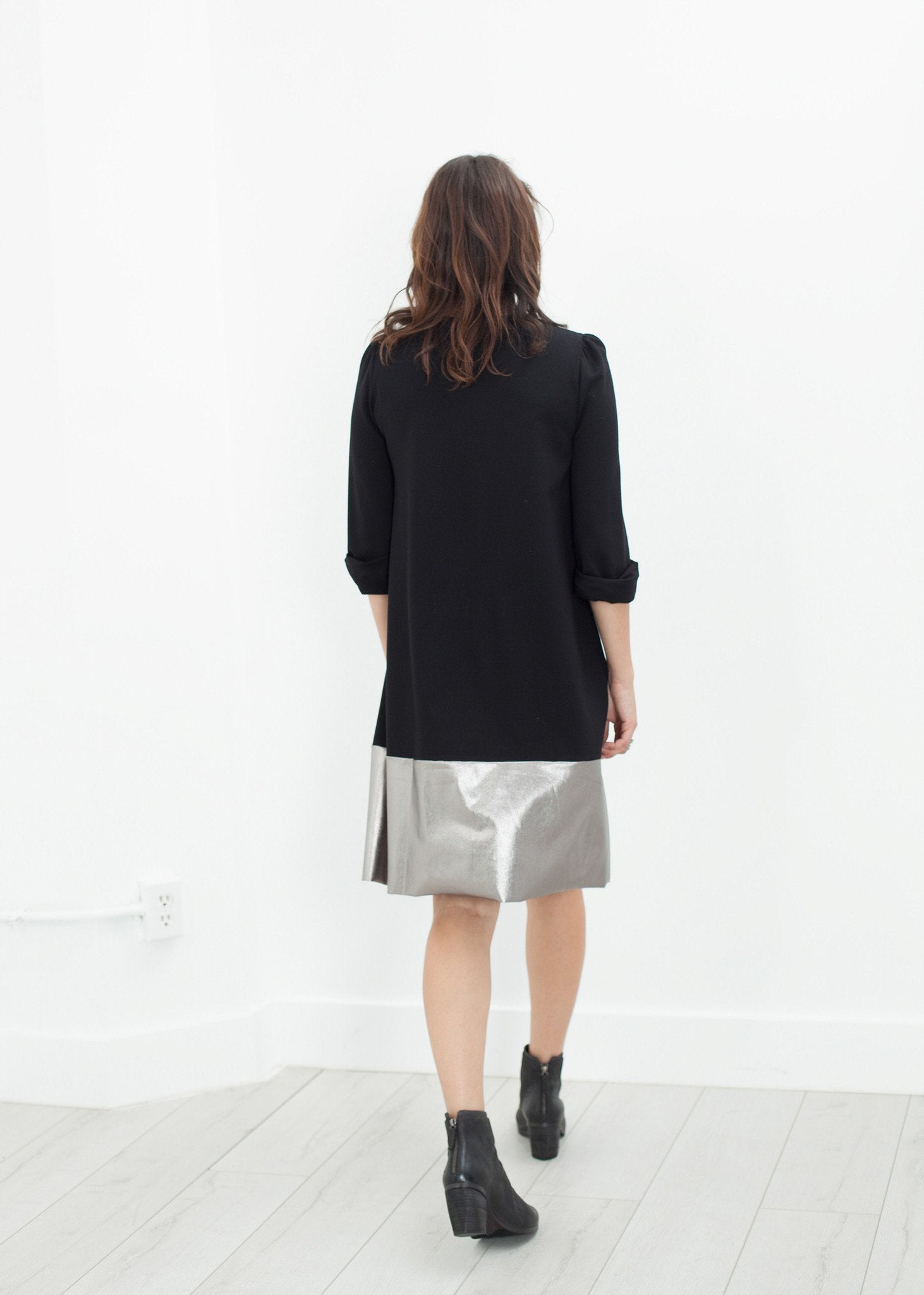 Border Dress in Black/Silver Maria Calderara