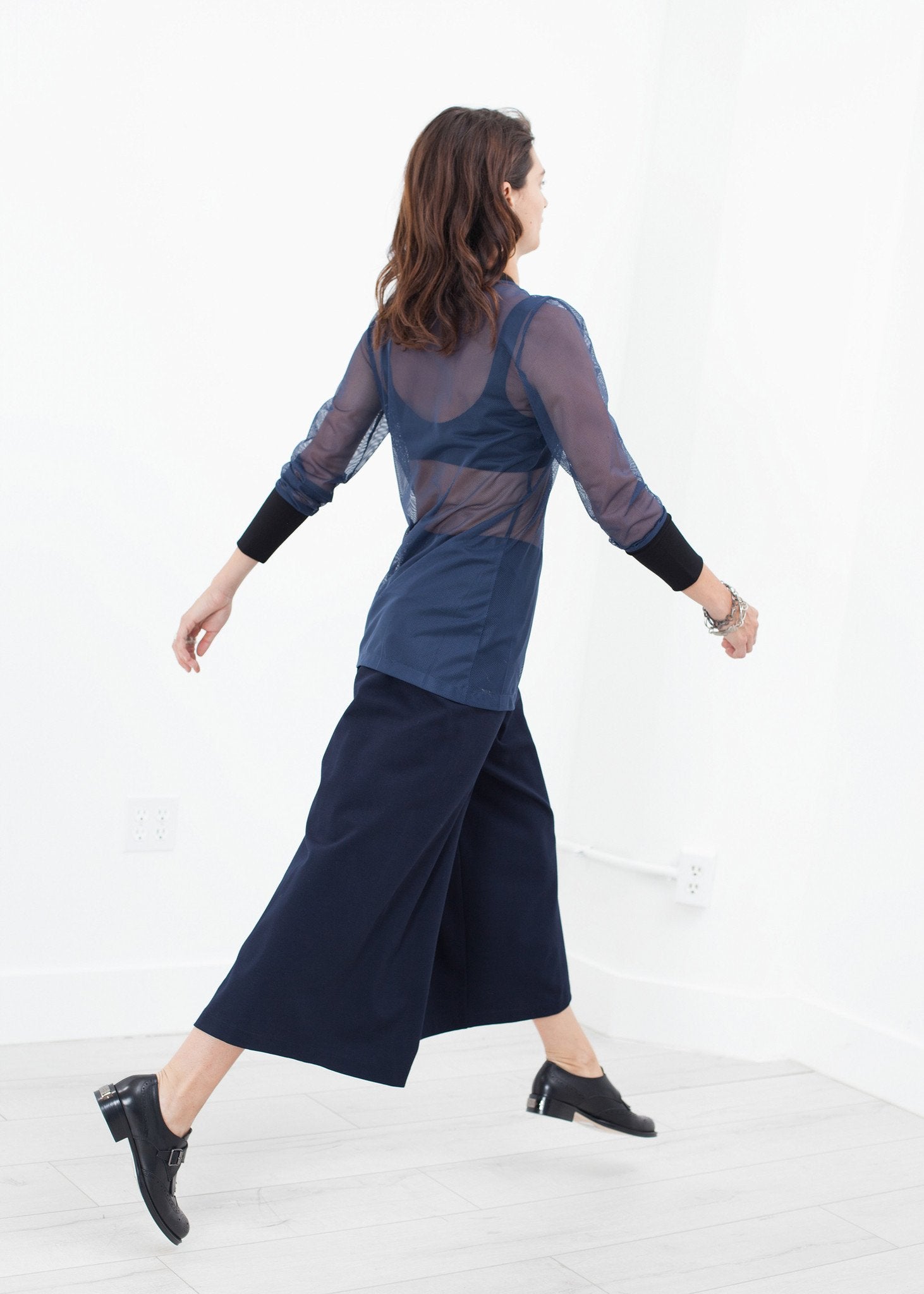 Cuffed Mesh Tee in Navy/Black Maria Calderara