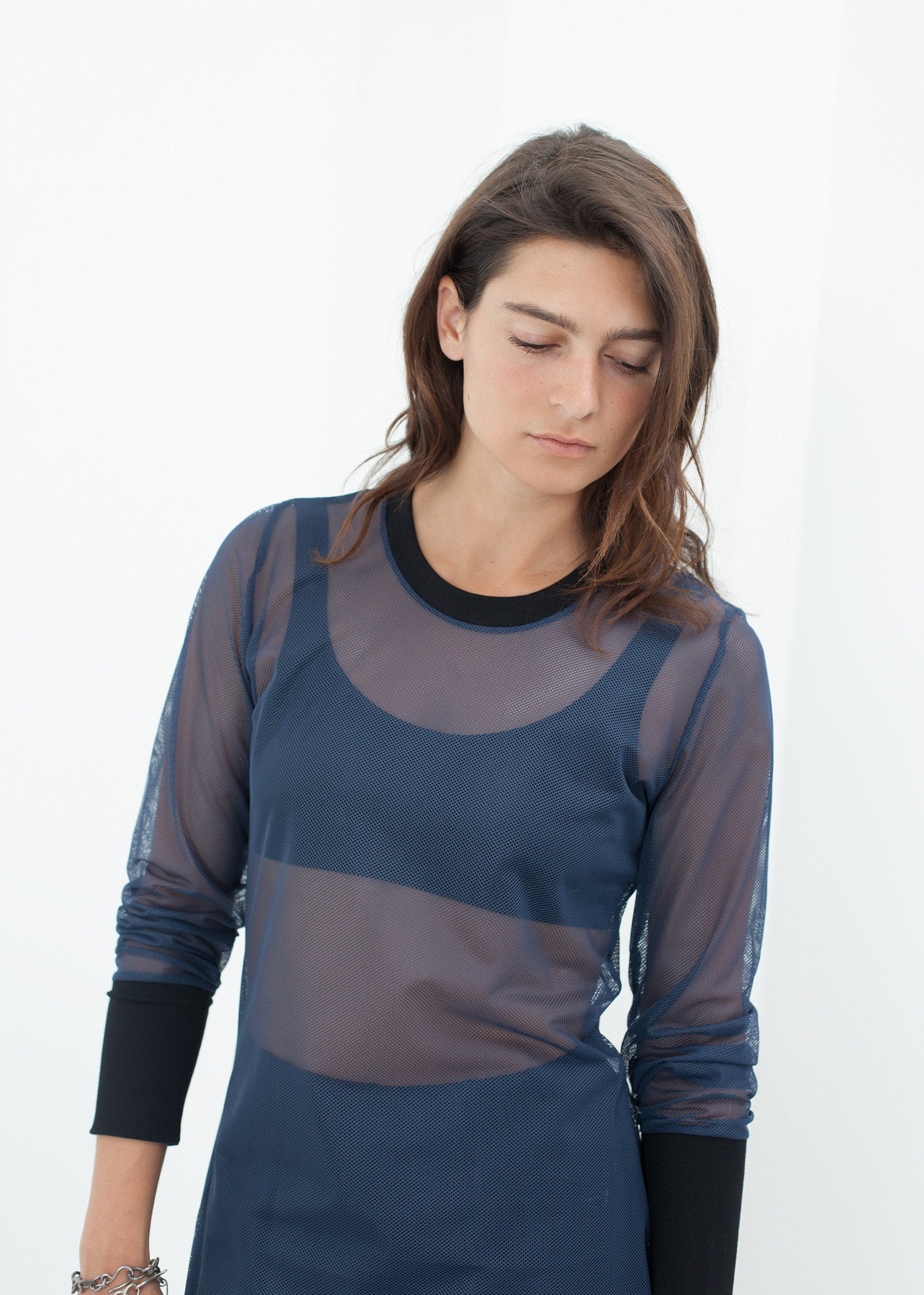 Cuffed Mesh Tee in Navy/Black Maria Calderara