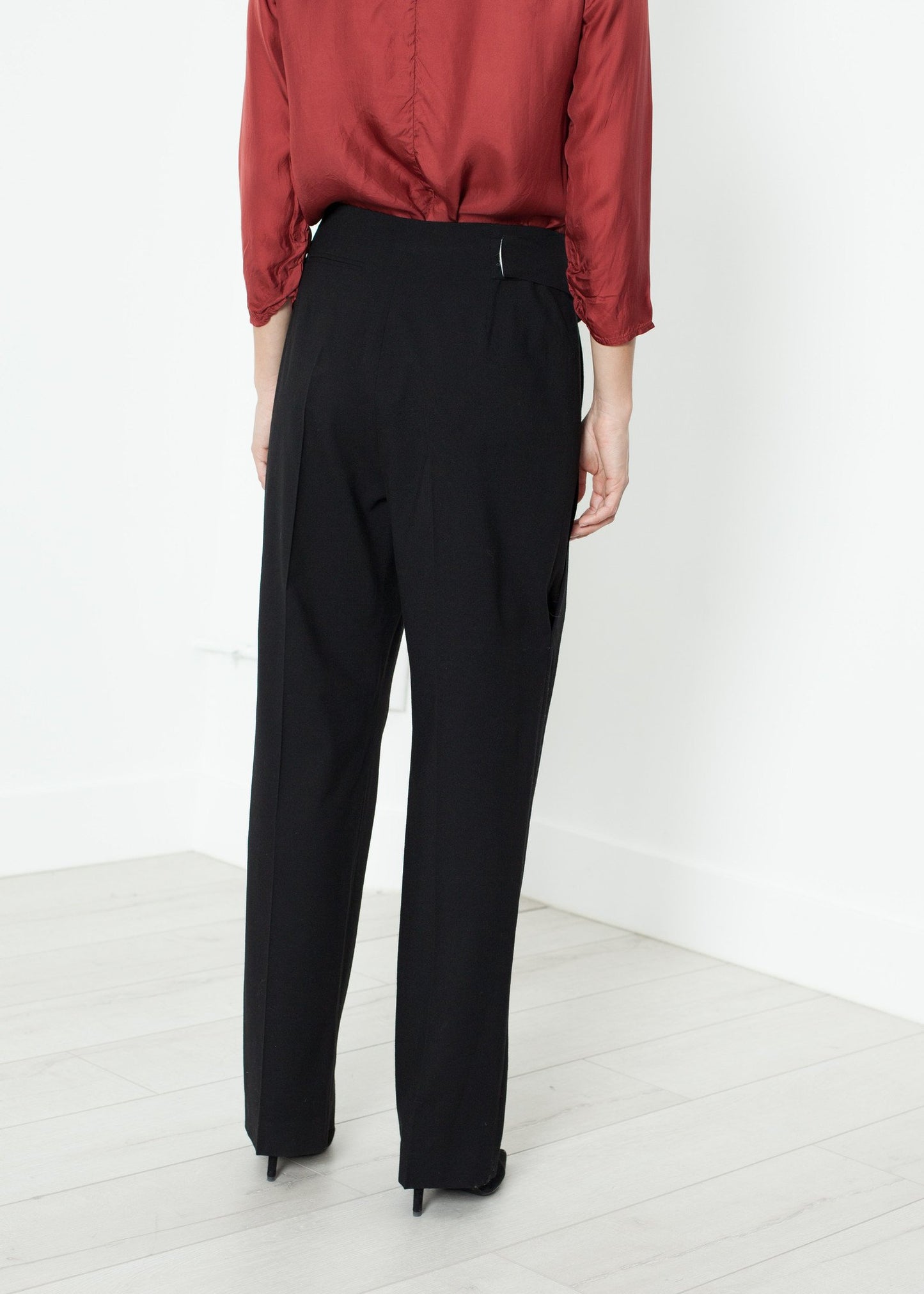 Pleated Waistband Trouser in Black Ter et Bantine