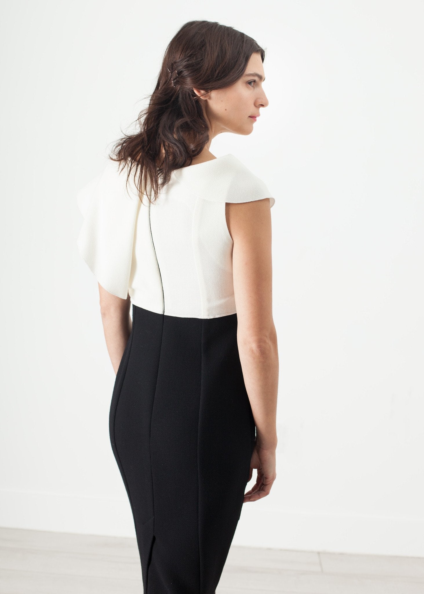 Asymmetric Dress in Cream/Black Amelia Toro