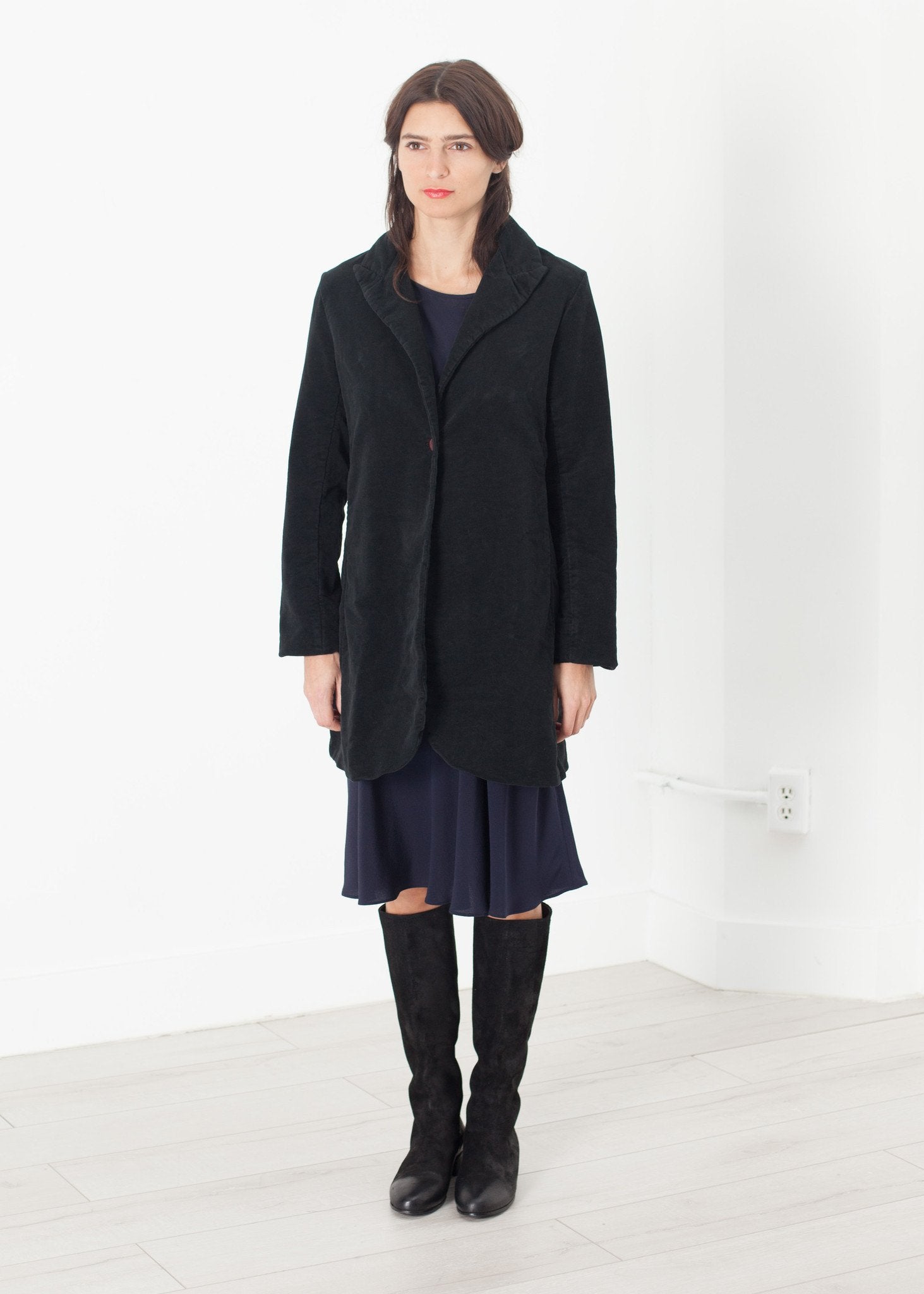 Griffon Coat in Black Pip-Squeak Chapeau