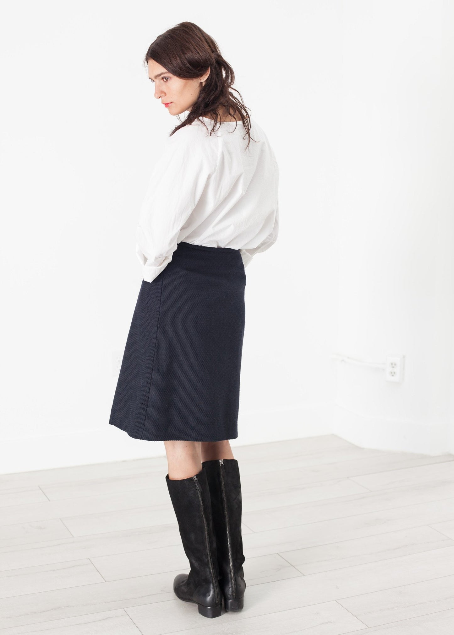 Pleated Wool Skirt in Navy Pip-Squeak Chapeau