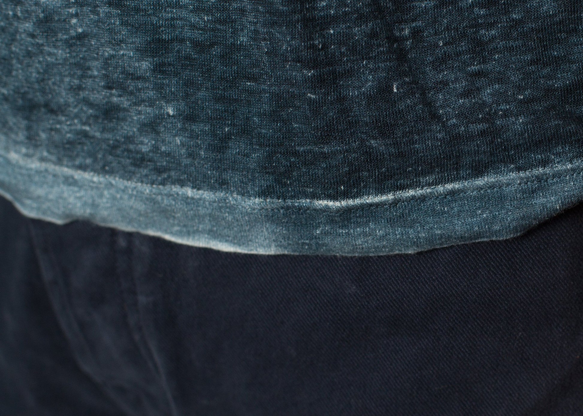 Melange T-Shirt in Navy/Black Avant Toi