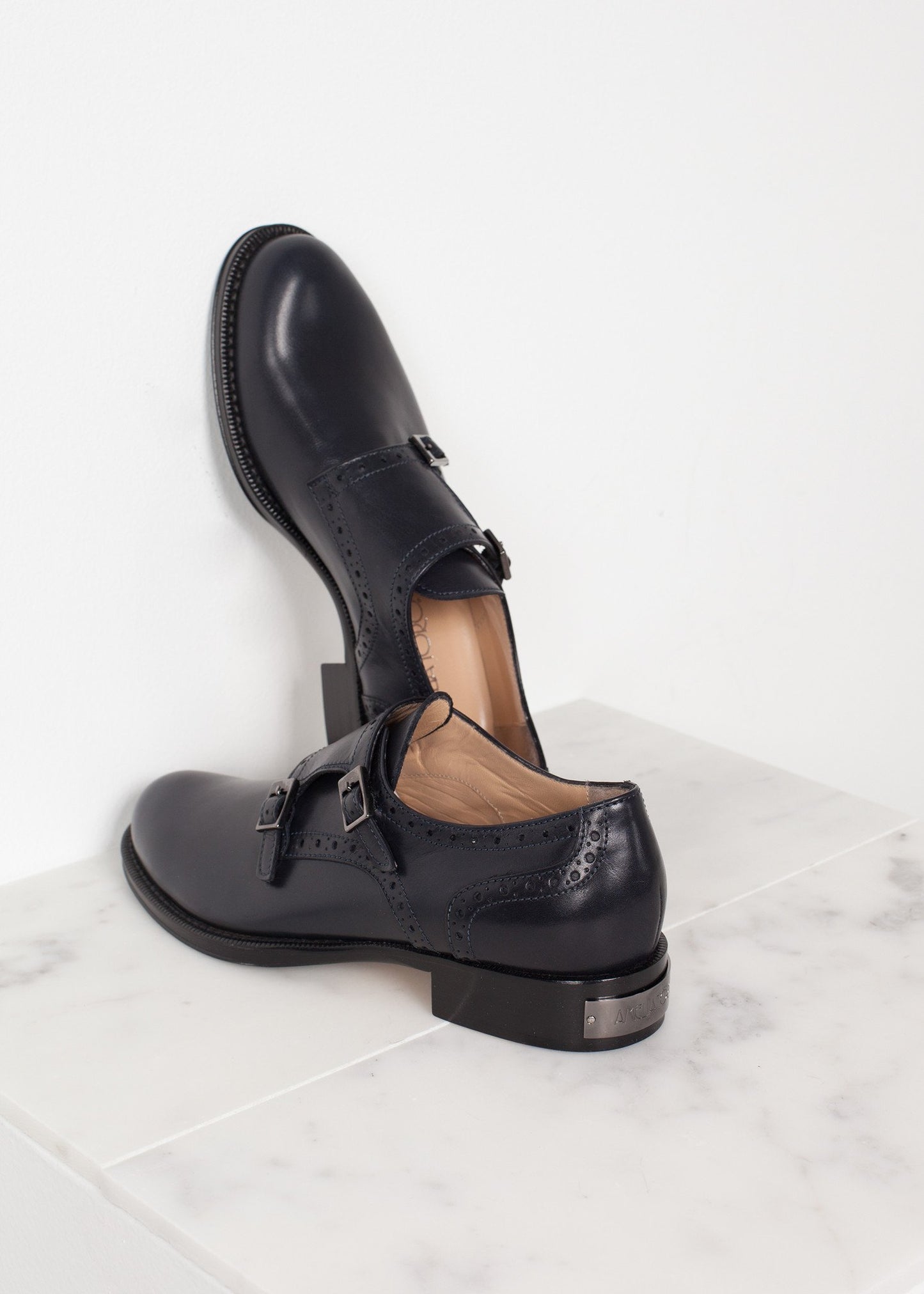Buckle Shoe in Navy Amelia Toro