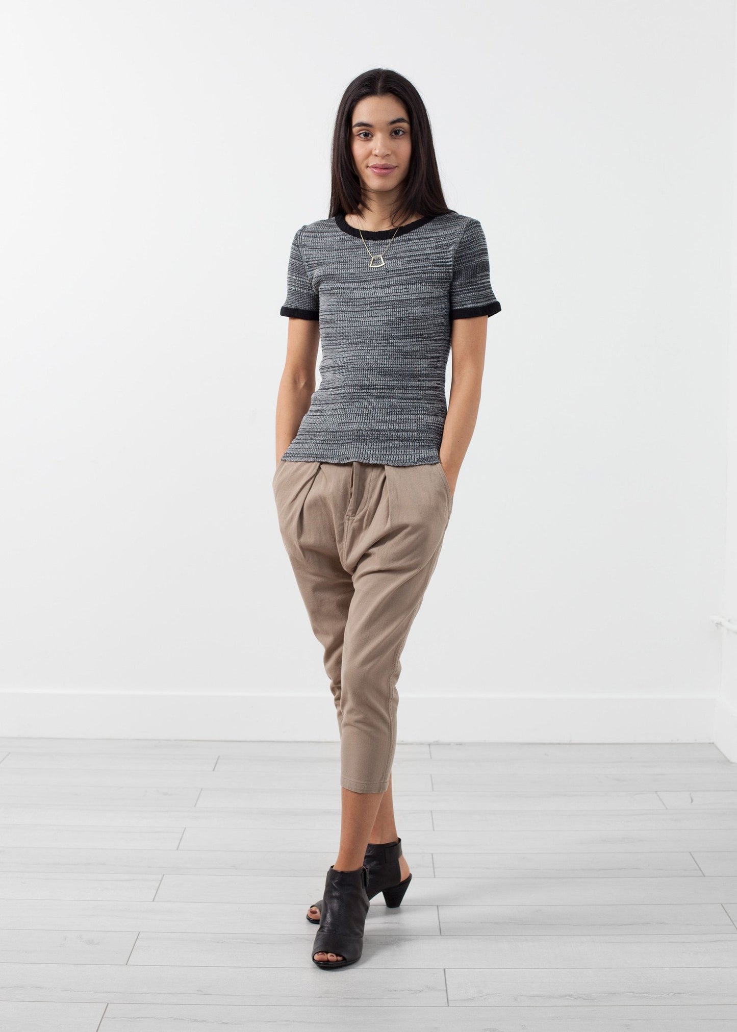 Waffle Knit Crew V:Room