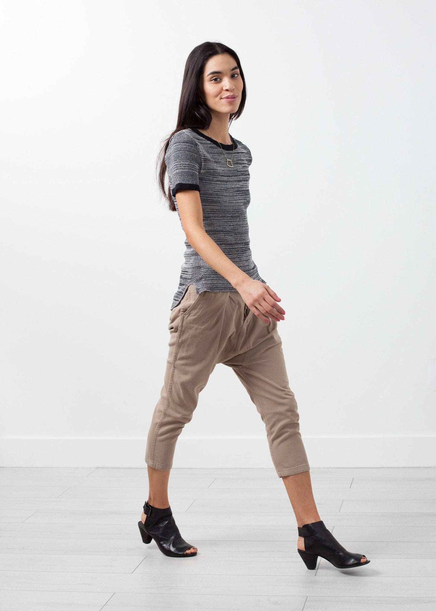 Waffle Knit Crew V:Room