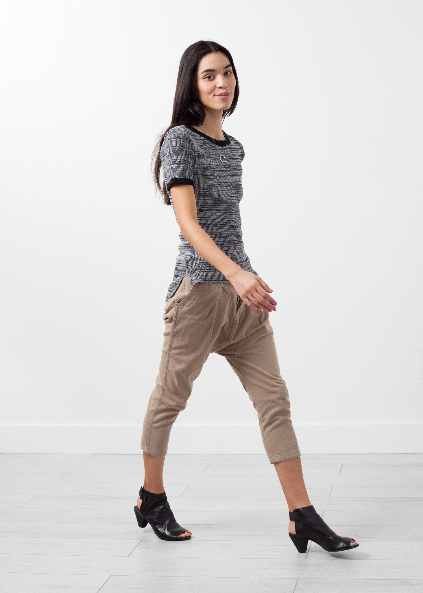 Waffle Knit Crew V:Room