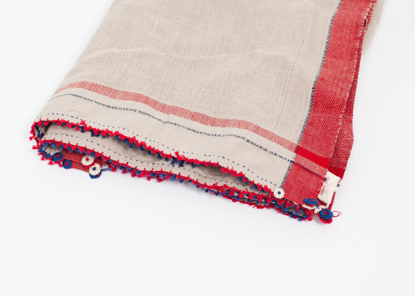 Fringed Textile Pero