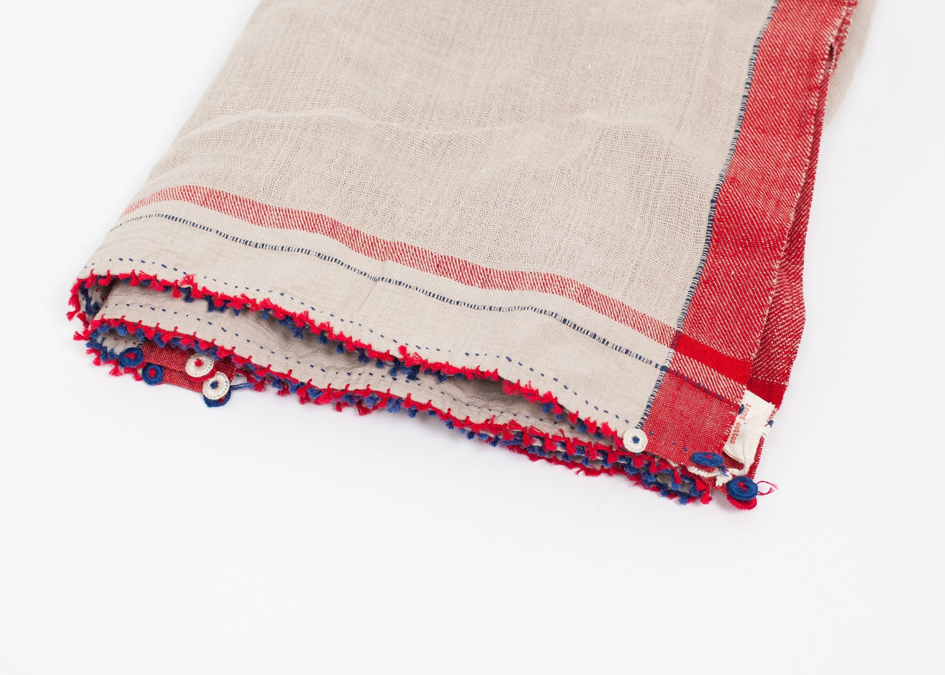 Fringed Textile Pero