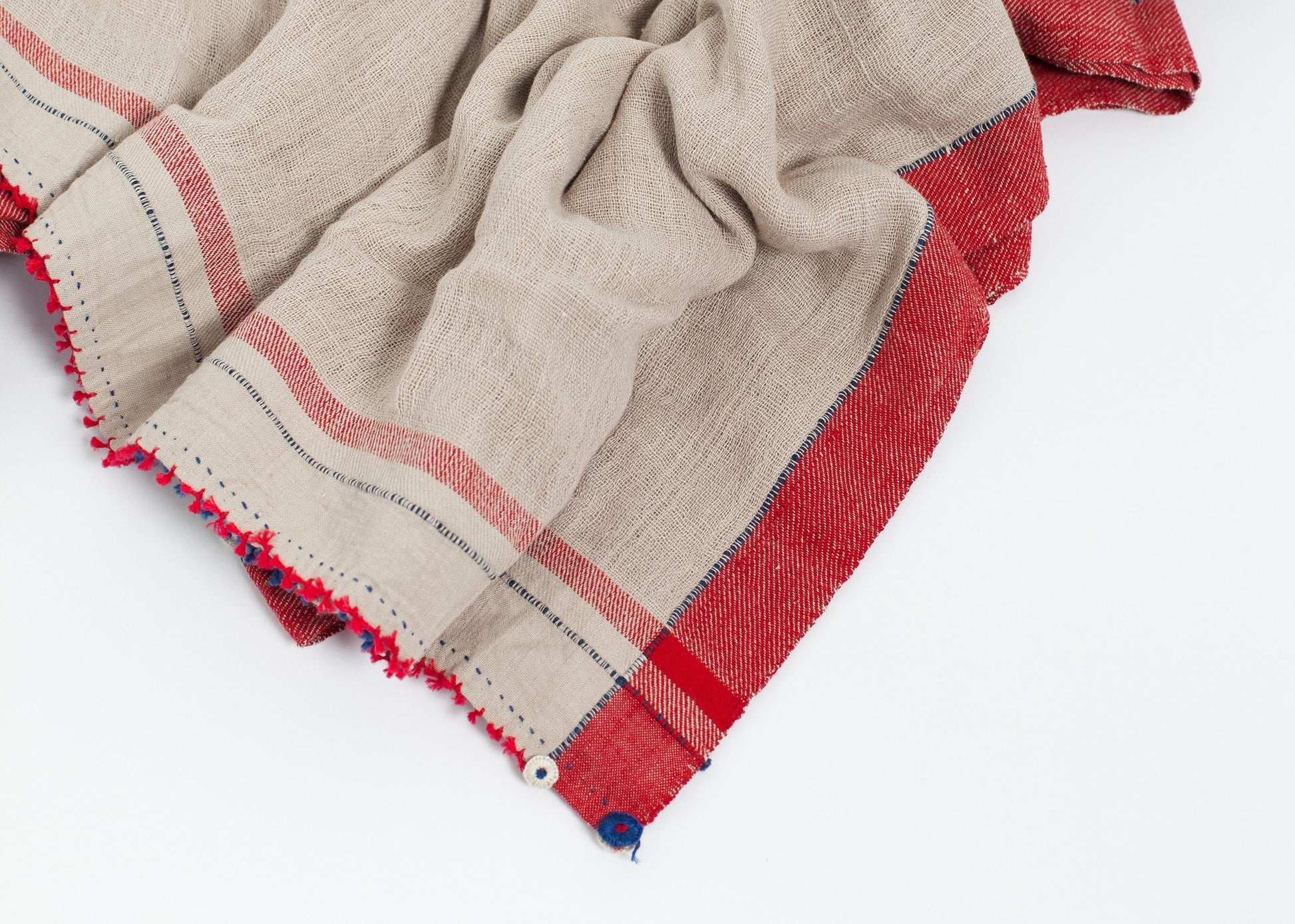 Fringed Textile Pero