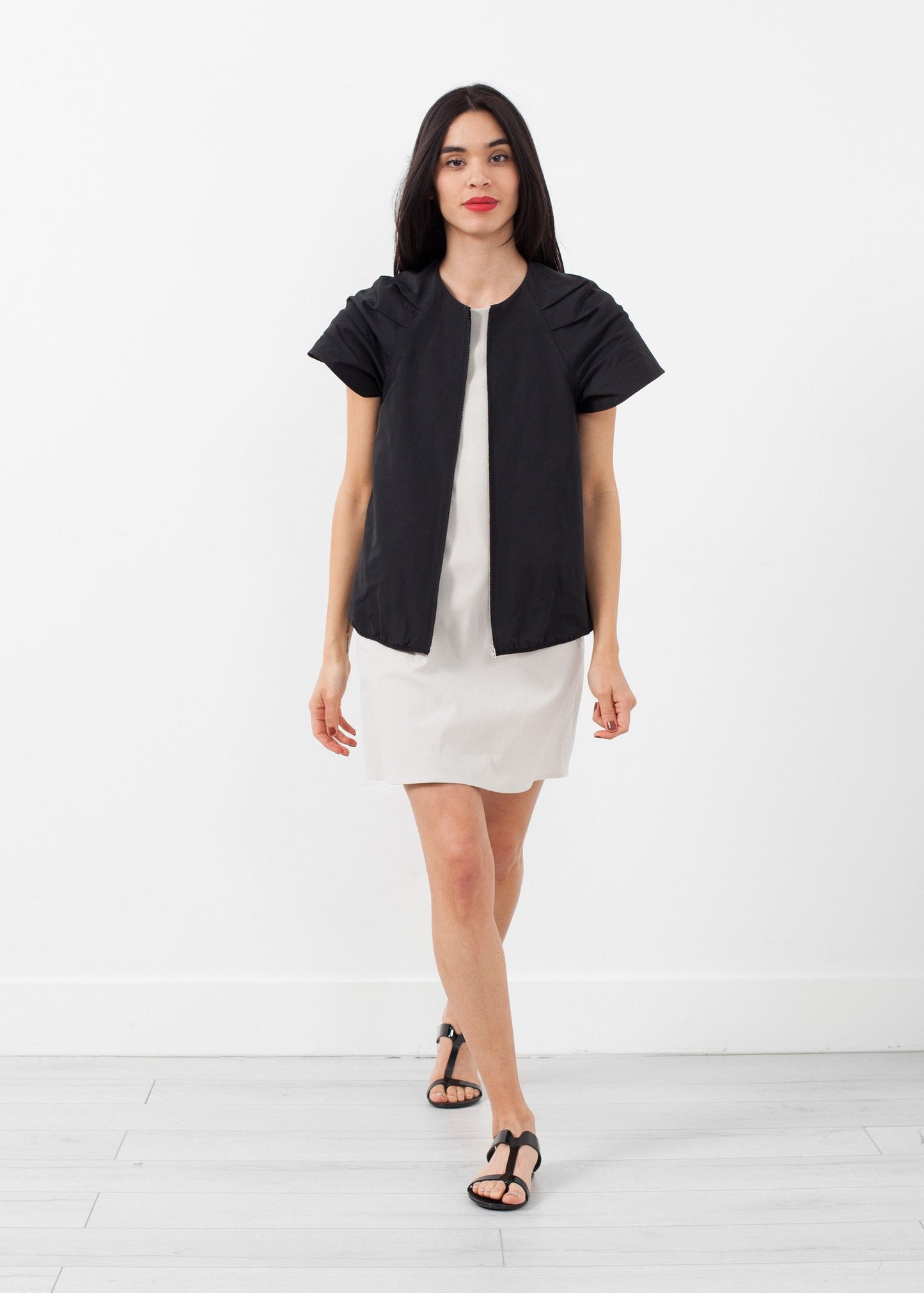 Sleeveless Cape Jacket Hache