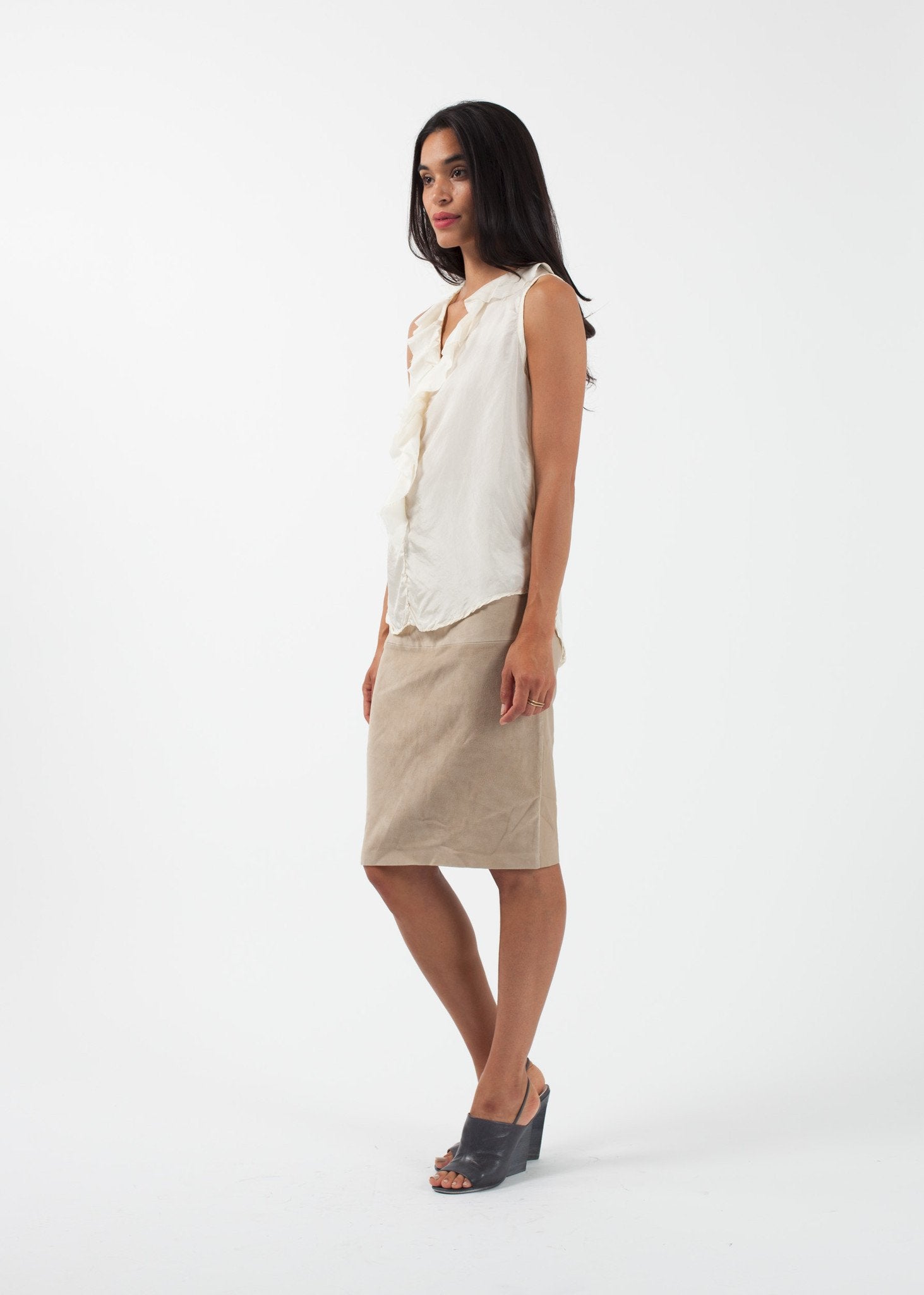 Ruffle Top Pip-Squeak Chapeau