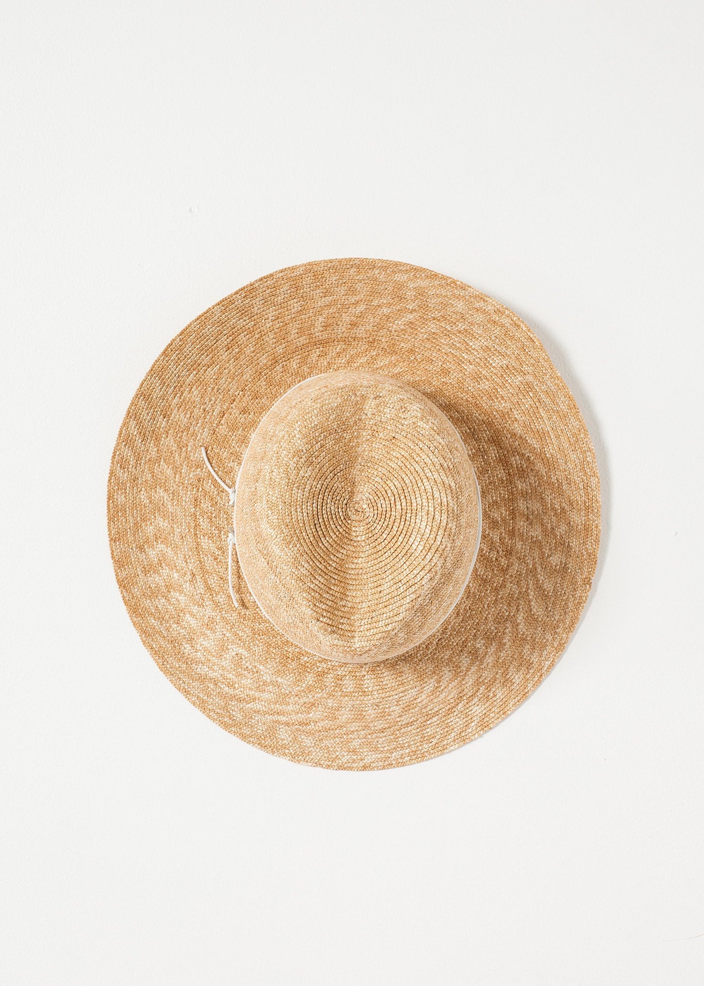 Wrapped Up Hat in Straw/White Lola
