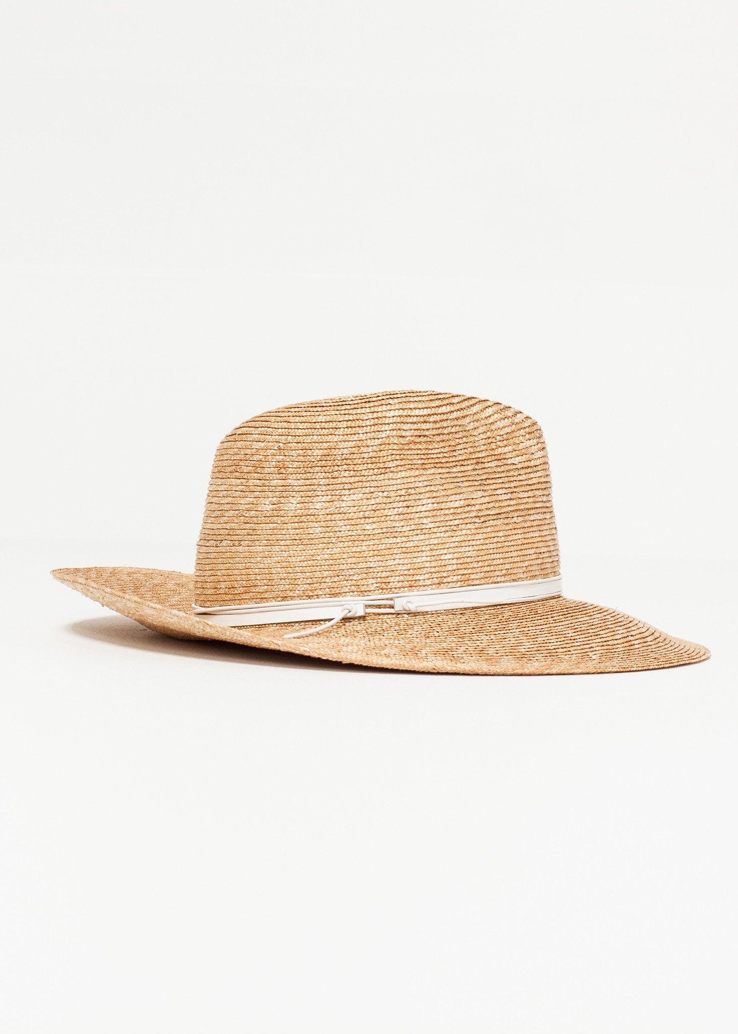 Wrapped Up Hat in Straw/White Lola