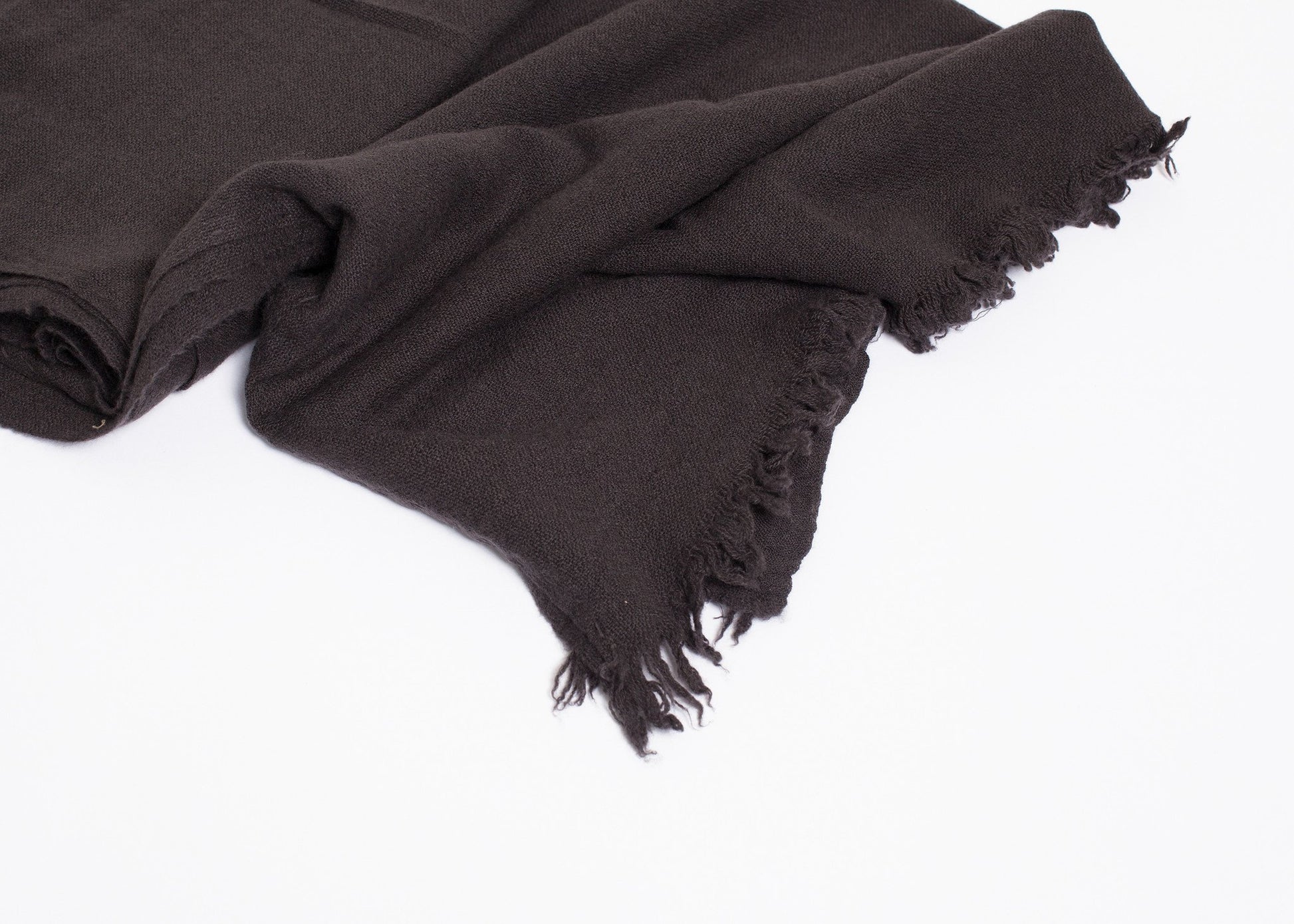 Simple Scarf in Old Black Private 02 04