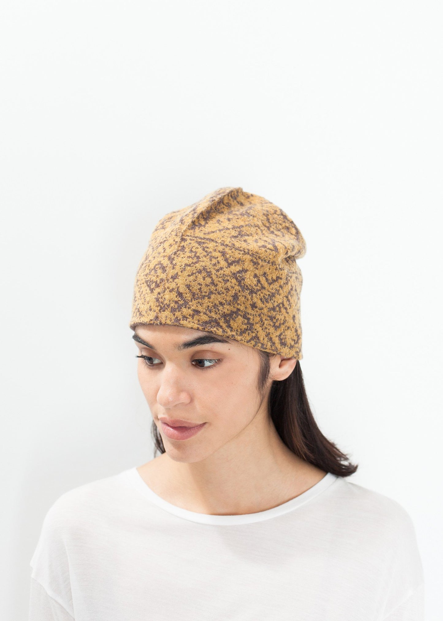 Reversible Beanie in Amber Epice