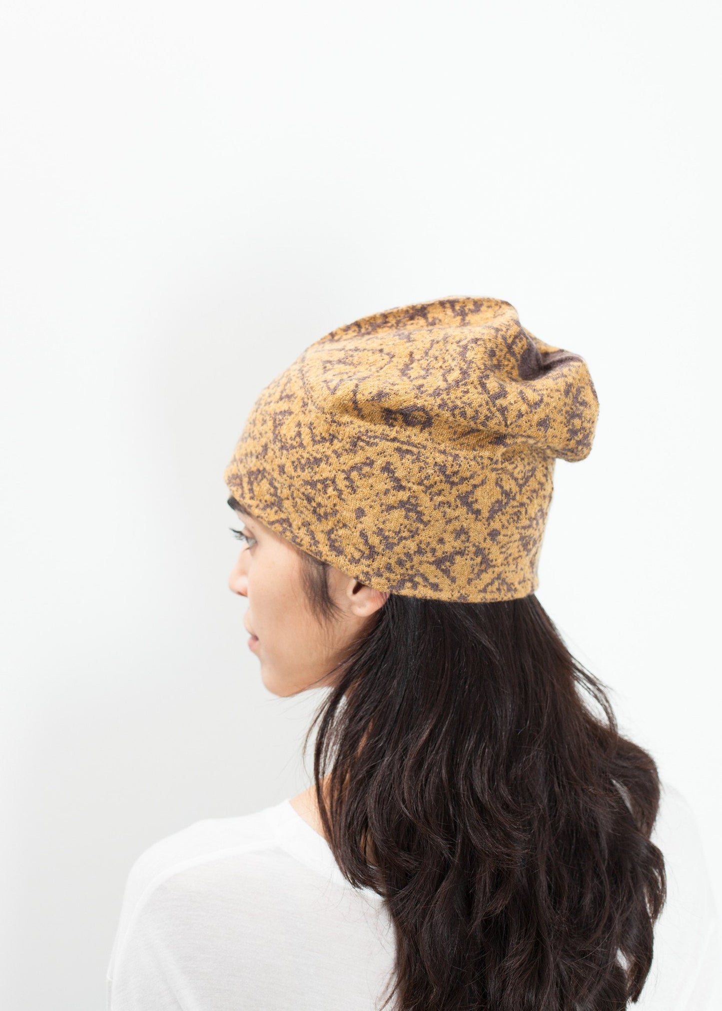 Reversible Beanie in Amber Epice