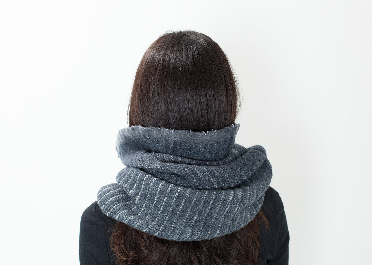 Knit Neck Warmer in Grey Avant Toi