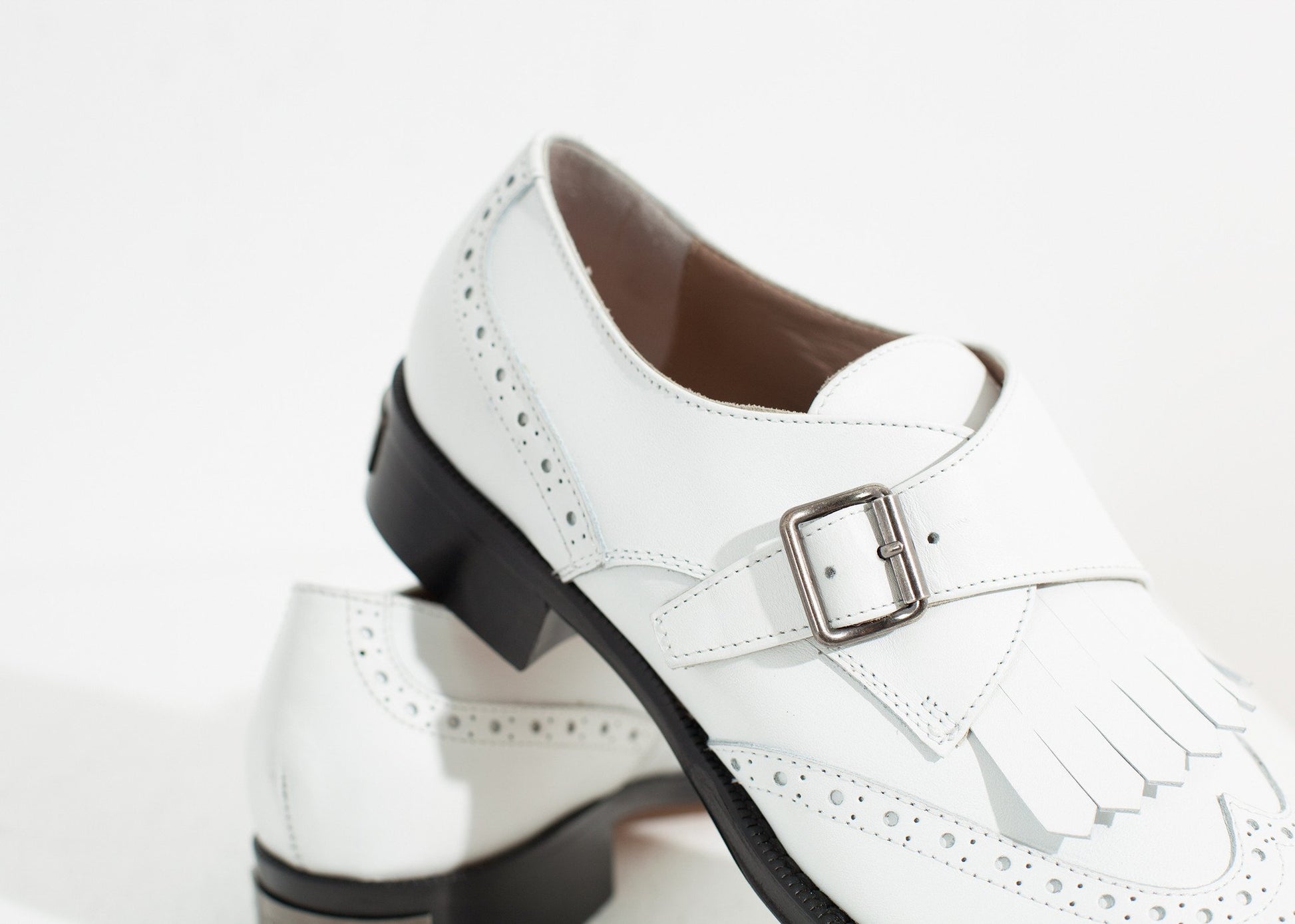 Golf Shoe in White Amelia Toro