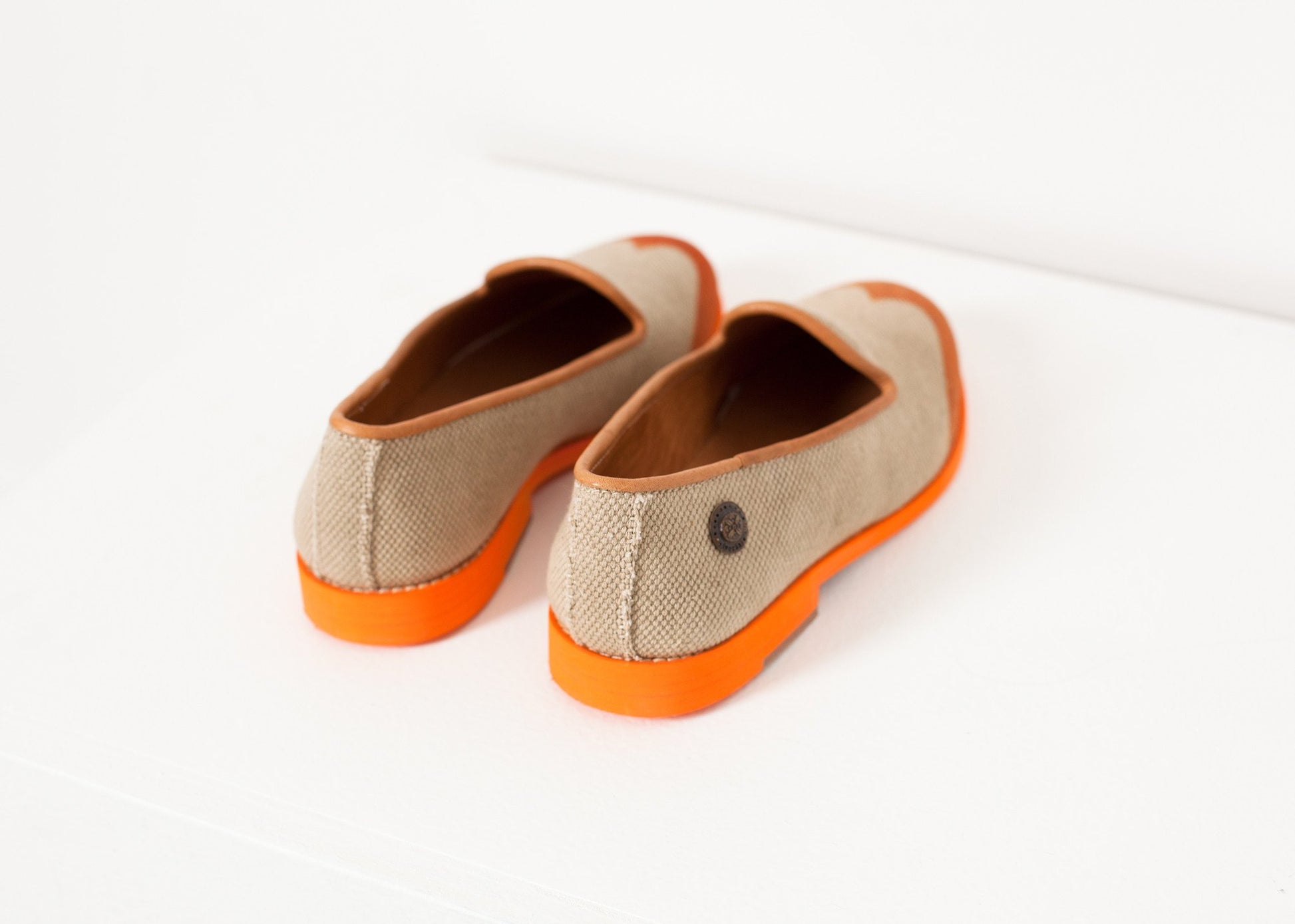 Wingtip Loafer in Orange Verba