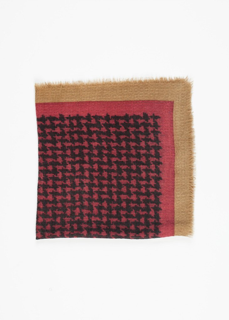Houndstooth Square in Rouge Epice