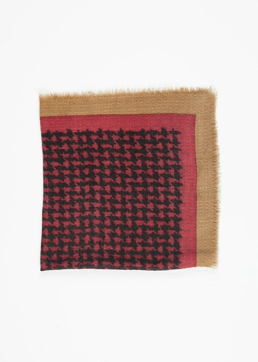 Houndstooth Square in Rouge Epice