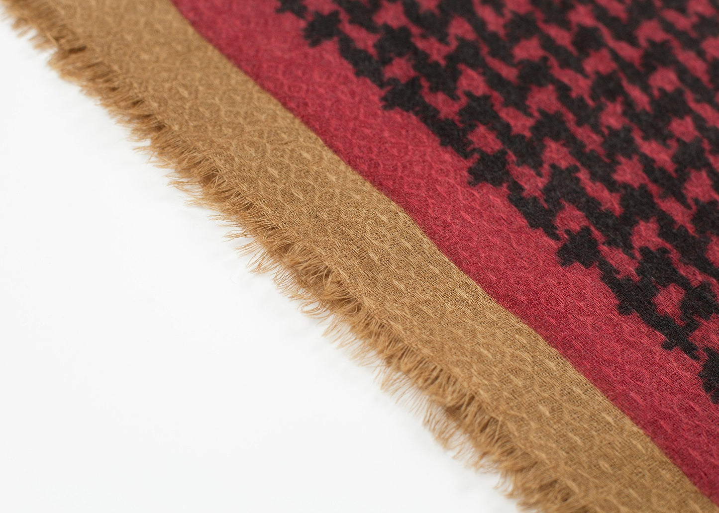 Houndstooth Square in Rouge Epice